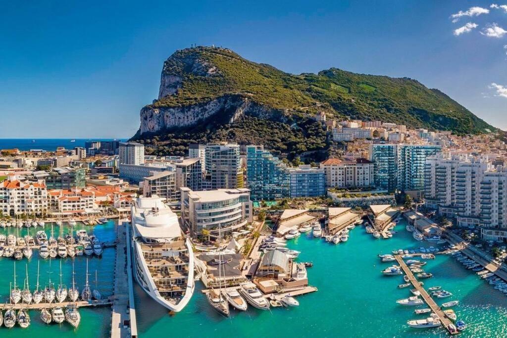 Gibraltar Luxury With Rooftop Pools & Views Zewnętrze zdjęcie